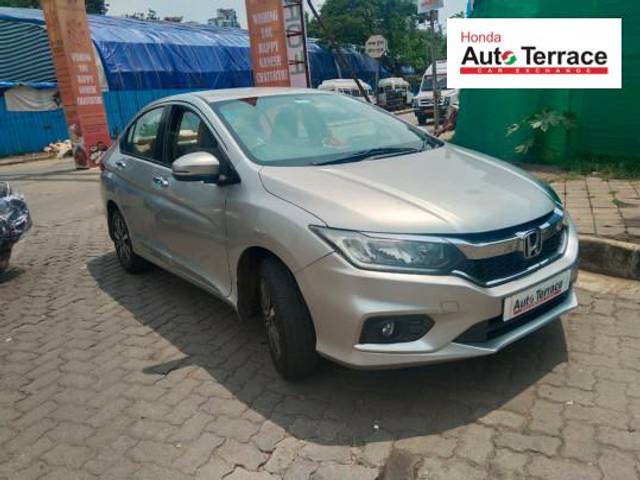 https://images10.gaadi.com/usedcar_image/4132298/original/ba3956cf020b97b5ef4867a748090b43.jpeg?imwidth=6400