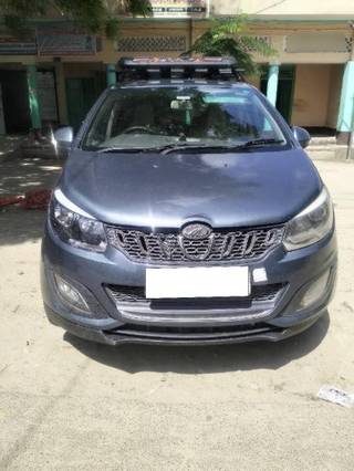 Mahindra Marazzo Mahindra Marazzo M8