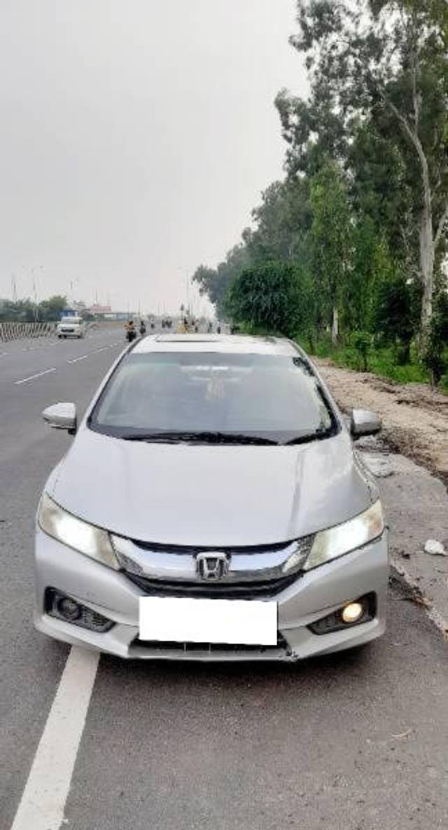 https://images10.gaadi.com/usedcar_image/4132358/original/processed_0232b848-0f0e-4832-a1a5-ef72d5760551.jpg?imwidth=6400