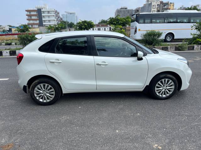 https://images10.gaadi.com/usedcar_image/4132372/original/1c89233c03f58c55638d8bbe362fc717.jpg?imwidth=6401