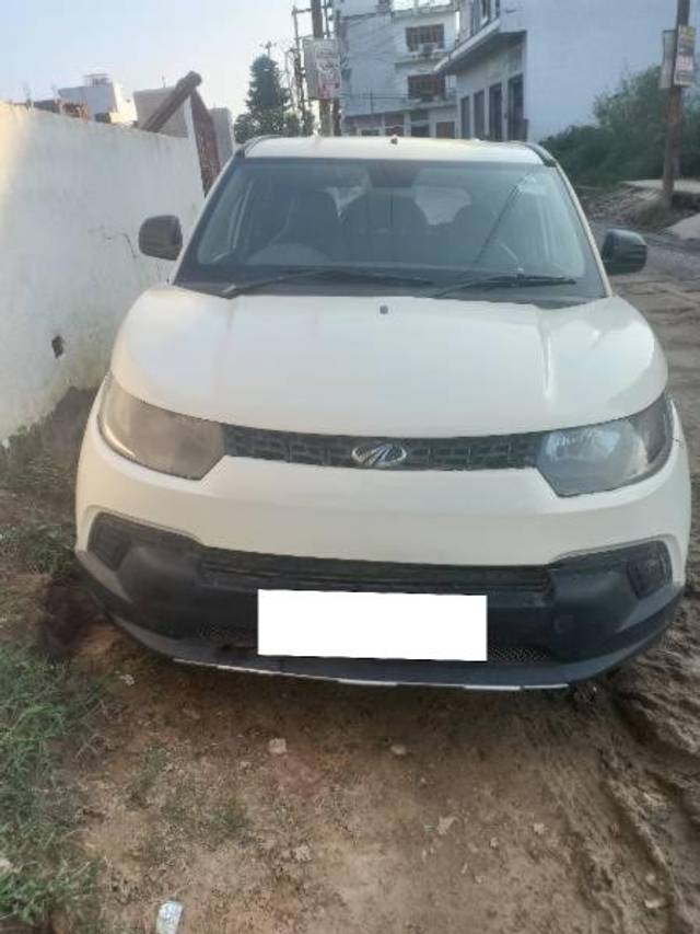 https://images10.gaadi.com/usedcar_image/4132612/original/processed_185c0db0-80dc-43e3-968e-de5c4ef78206.jpg?imwidth=6400