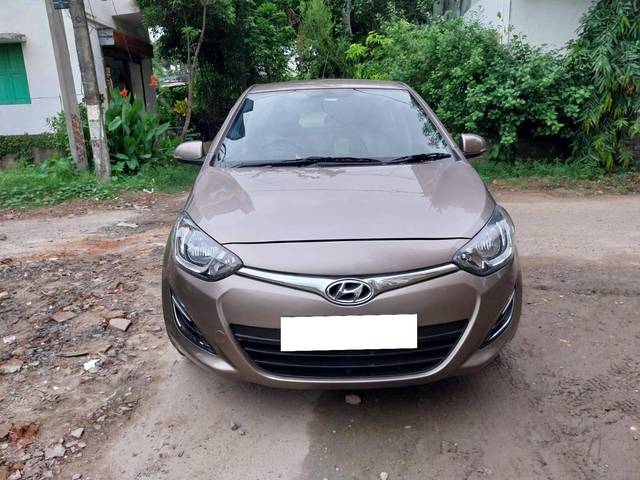 https://images10.gaadi.com/usedcar_image/4132673/original/processed_76351cba74231b611ee7770cdd8502d1.jpg?imwidth=6402