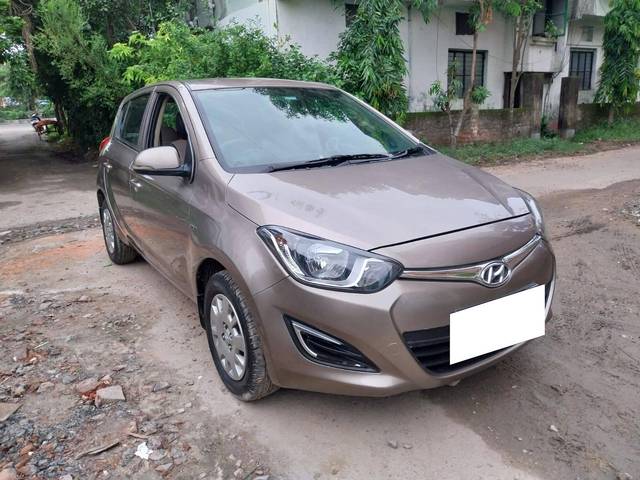 https://images10.gaadi.com/usedcar_image/4132673/original/processed_b558543b321b55902c423f1e086dd1dc.jpg?imwidth=6400