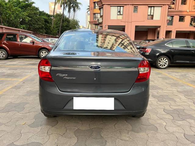 https://images10.gaadi.com/usedcar_image/4132704/original/processed_84784379f2b775fa29fb067ffe100fee.jpg?imwidth=6402