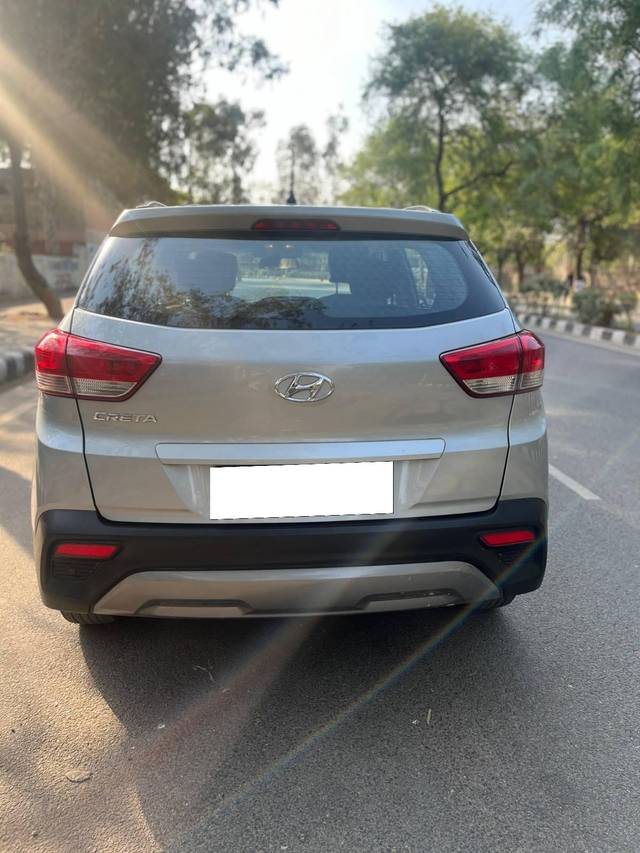 https://images10.gaadi.com/usedcar_image/4132707/original/processed_44e78a8140b7eda9a5be040c90bb82a7.jpg?imwidth=6401