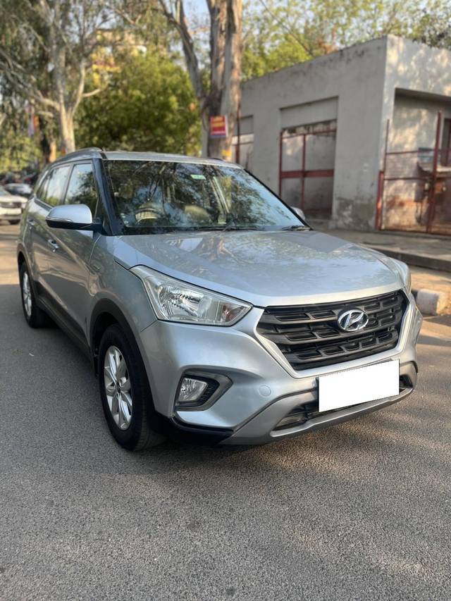 https://images10.gaadi.com/usedcar_image/4132707/original/processed_ce761ba9ff5f266794993931324321e9.jpg?imwidth=6400