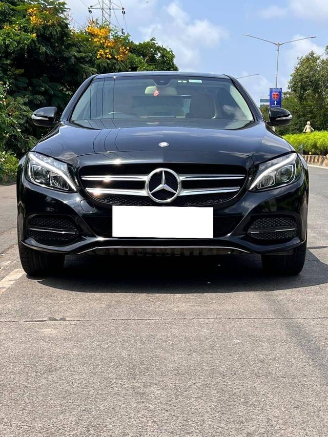 https://images10.gaadi.com/usedcar_image/4132756/original/processed_1a9d6e9c6fbfc2d92bd1069668b24e00.jpeg?imwidth=6401