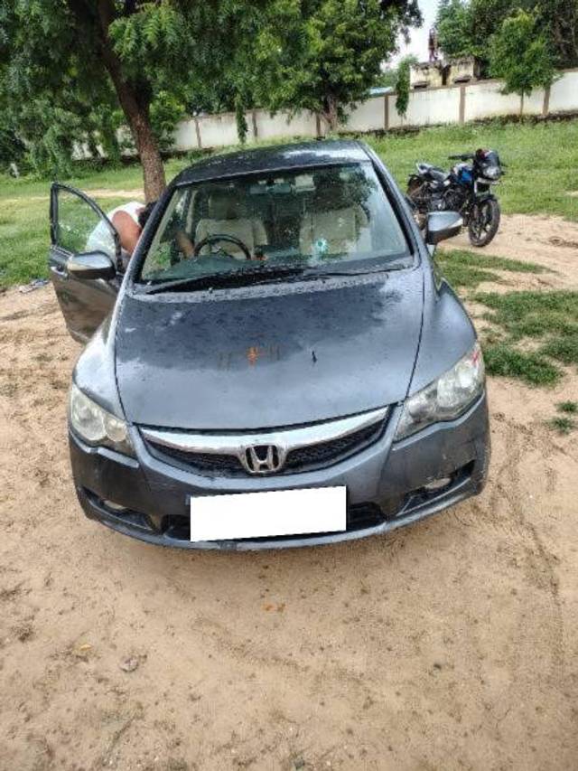 https://images10.gaadi.com/usedcar_image/4133112/original/processed_1ae605cf-b354-41a4-8ad3-ee7ac59bb9df.jpg?imwidth=6400