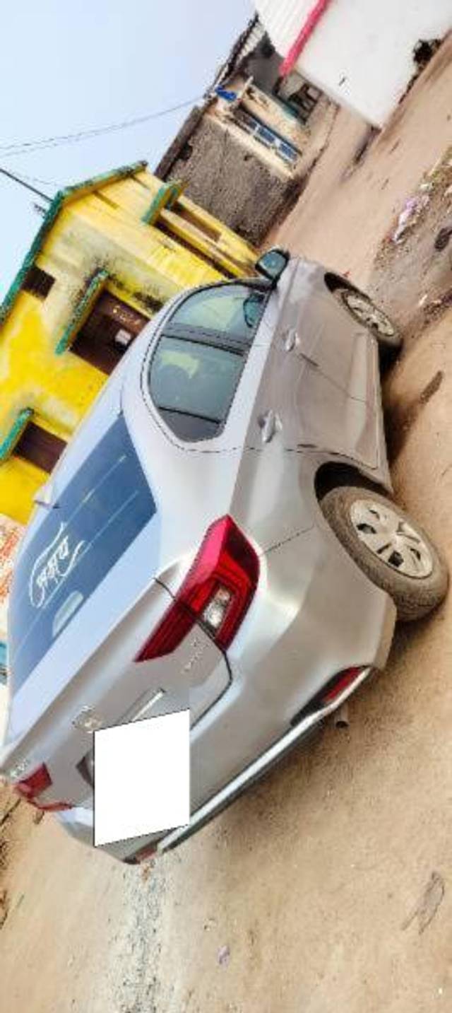 https://images10.gaadi.com/usedcar_image/4133259/original/processed_155a32f3-c90f-49b2-98f4-3e572c7fc733.jpg?imwidth=6401