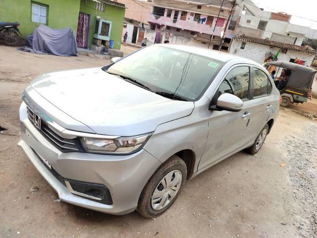 https://images10.gaadi.com/usedcar_image/4133259/original/processed_722be599-a8eb-41ab-a476-6a885e66a7a1.jpg?imwidth=6400