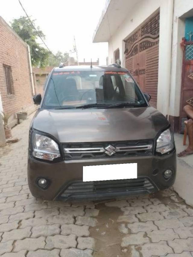 https://images10.gaadi.com/usedcar_image/4133297/original/processed_c7f520fd-649d-4905-b2dc-b8872dbb04fc.jpg?imwidth=6400