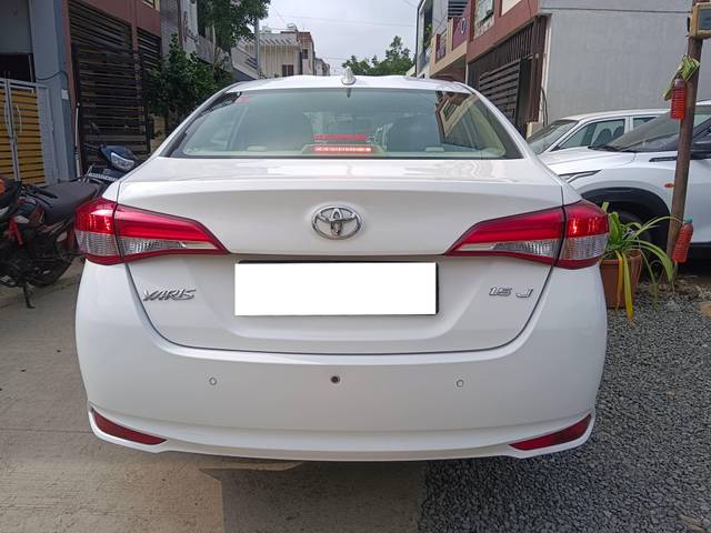 https://images10.gaadi.com/usedcar_image/4133370/original/processed_0b3bd8cbd6c86750af8ea02bb2ade61b.jpg?imwidth=6402