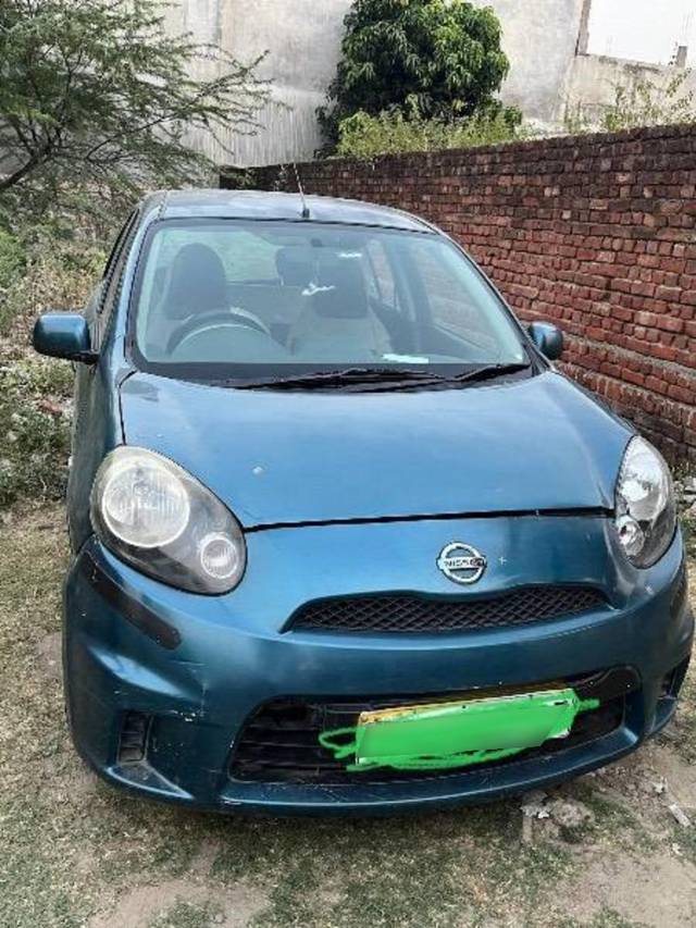 https://images10.gaadi.com/usedcar_image/4133374/original/processed_63ebd2ee-2ea9-48f5-b545-03f2a3fe5902.jpeg?imwidth=6402