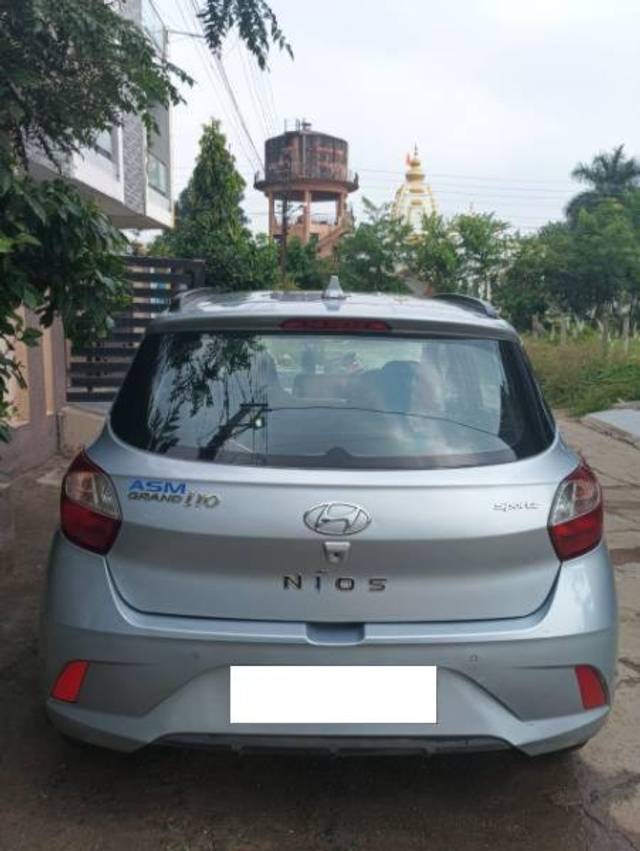 https://images10.gaadi.com/usedcar_image/4133437/original/processed_7accbd72-a93e-4cef-a925-2596da8acf33.jpg?imwidth=6401