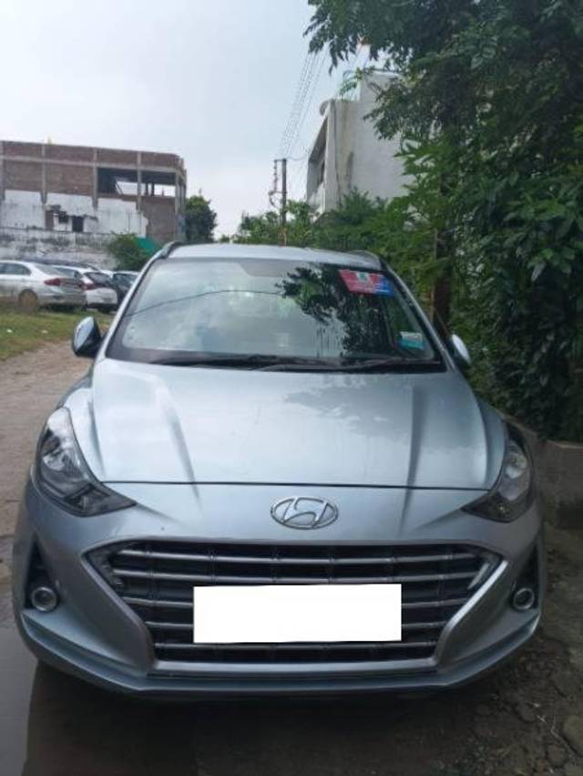 https://images10.gaadi.com/usedcar_image/4133437/original/processed_e356f58e-52d2-4c14-8e9c-53c44d420def.jpg?imwidth=6402