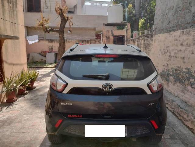 https://images10.gaadi.com/usedcar_image/4133483/original/processed_979b9f6a-7c0b-4f97-875d-46f04c85030e.jpg?imwidth=6401