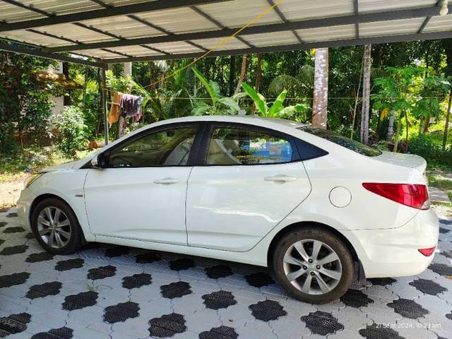 https://images10.gaadi.com/usedcar_image/4133499/original/processed_deae4c04-1c08-4da2-a78a-d10c84aca6b2.jpg?imwidth=6402