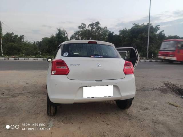 https://images10.gaadi.com/usedcar_image/4133532/original/processed_2755fc9e-1863-45e9-ba97-d5eeb59d074d.jpg?imwidth=6401