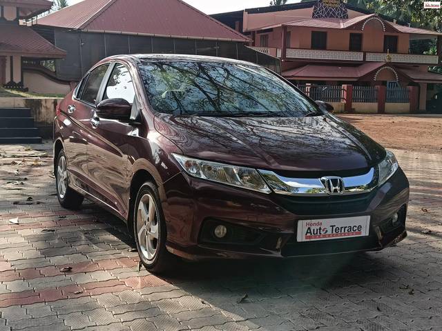 https://images10.gaadi.com/usedcar_image/4133565/original/b3cd083f0f3941640d72608e2ab77f4f.jpg?imwidth=6400