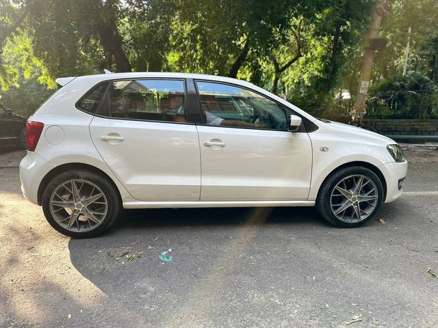 https://images10.gaadi.com/usedcar_image/4133662/original/34cc2c3ed9f396b80f2c2a14999b0bd8.jpg?imwidth=6401