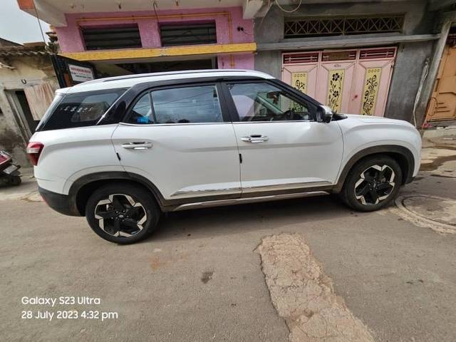 https://images10.gaadi.com/usedcar_image/4133687/original/processed_b67f0831-b857-45c8-a963-ab2a7e3be9b3.jpeg?imwidth=6401