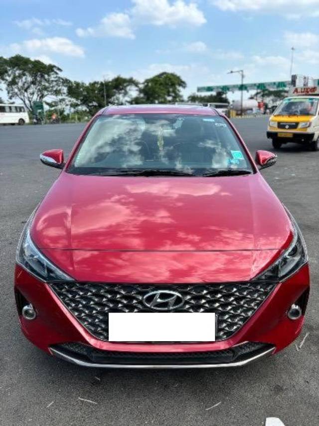 https://images10.gaadi.com/usedcar_image/4133709/original/processed_f6ad121b-6cd0-4517-ad01-0d4f332a1820.jpeg?imwidth=6400