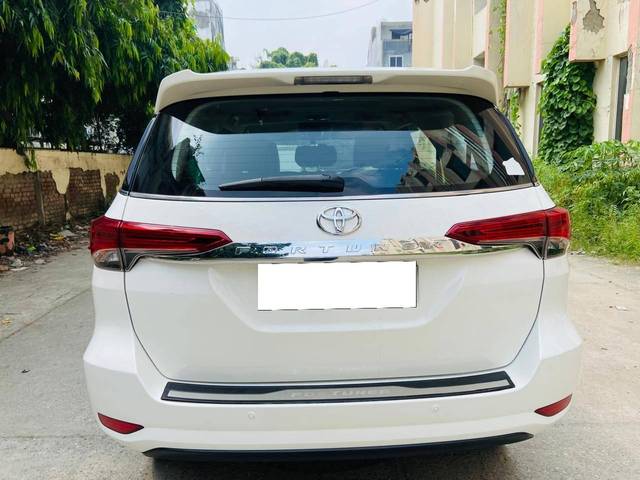 https://images10.gaadi.com/usedcar_image/4133732/original/processed_01aa008770e463d65d2f09924223000c.jpg?imwidth=6402