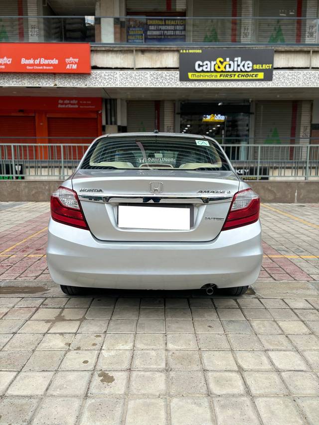 https://images10.gaadi.com/usedcar_image/4133740/original/processed_90c277dce49ec57c869720382bf9f60d.jpeg?imwidth=6402