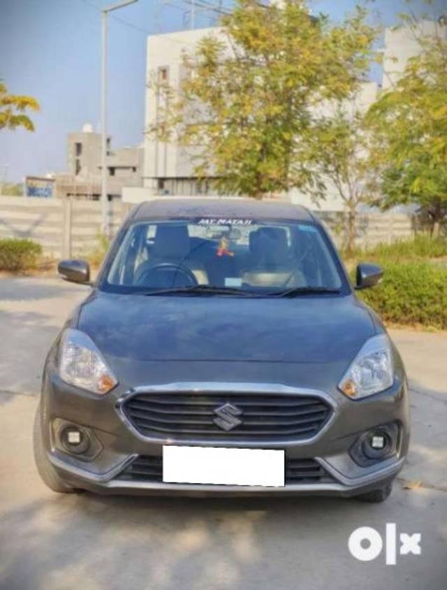 https://images10.gaadi.com/usedcar_image/4133860/original/processed_404b67c9-3f91-4e82-a262-679416923ff7.jpg?imwidth=6402