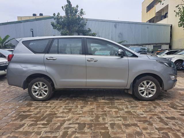 https://images10.gaadi.com/usedcar_image/4133975/original/ec02a3bfc28dd262ff5fb785fc8c0f34.jpg?imwidth=6401