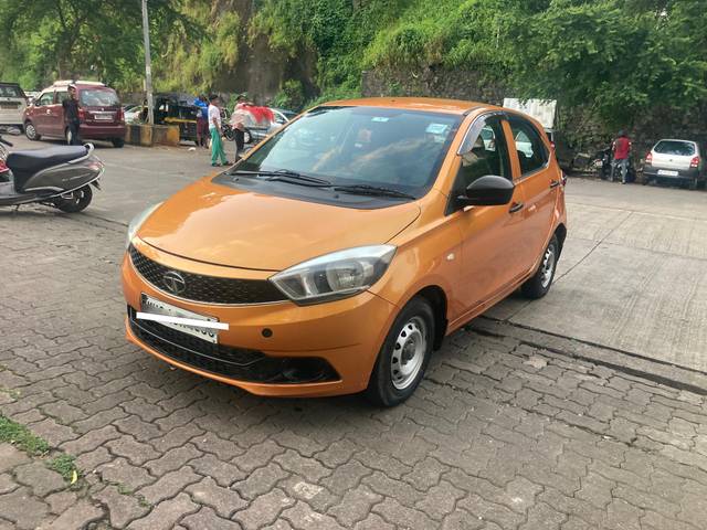 https://images10.gaadi.com/usedcar_image/4133992/original/processed_85b0e063d472c1aa2bdc737f315520f2.jpg?imwidth=6402