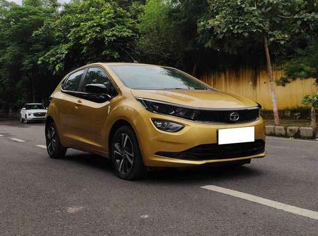 https://images10.gaadi.com/usedcar_image/4134018/original/processed_18fcd831dbcd73a0b7ae0dd83886b5a9.jpg?imwidth=6400