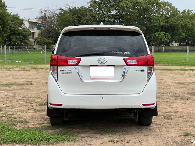 https://images10.gaadi.com/usedcar_image/4134149/original/processed_43ee9fbc1196dbfac30374bead931e6e.jpg?imwidth=6401