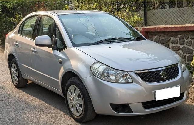 https://images10.gaadi.com/usedcar_image/4134268/original/processed_e01f8dd0134f26ca6fa159bd02eb6565.jpg?imwidth=6400