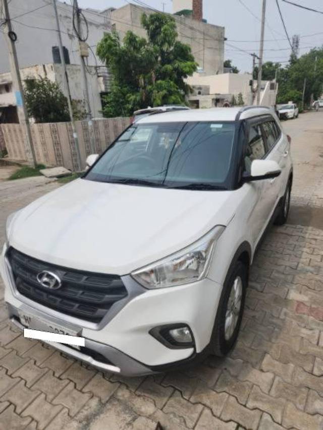 https://images10.gaadi.com/usedcar_image/4134361/original/processed_086b9009-5e59-4500-89c3-ba267b8c52fa.jpg?imwidth=6400