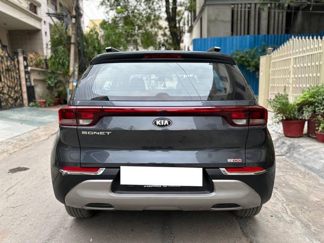 https://images10.gaadi.com/usedcar_image/4134385/original/processed_5ba2302a3dbf7cba2224151951f234ae.jpg?imwidth=6401