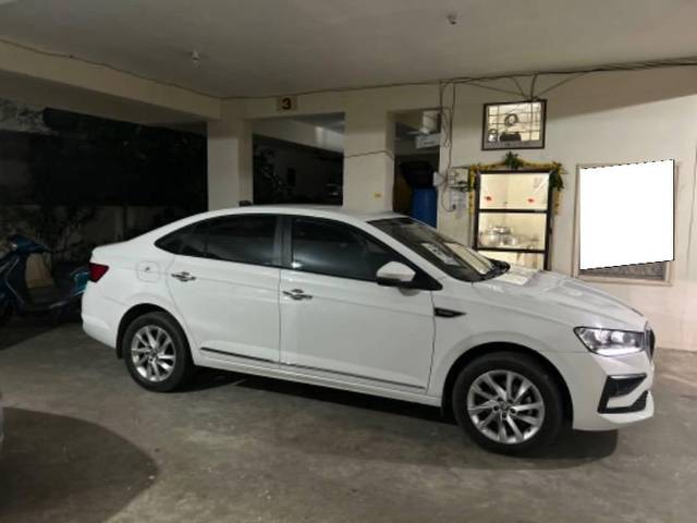 https://images10.gaadi.com/usedcar_image/4134486/original/processed_04c8f1fd-97ab-416b-bf71-6d8d8061075c.jpg?imwidth=6401