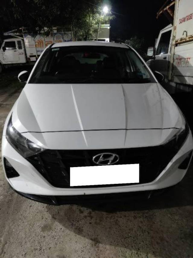 https://images10.gaadi.com/usedcar_image/4134764/original/processed_e3fa1833-7e26-4337-89a2-ddb407b4d420.jpg?imwidth=6400