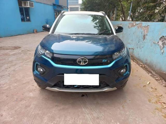 https://images10.gaadi.com/usedcar_image/4134974/original/processed_7abf974b-fdac-4660-b71b-2cc19c74d6a1.JPG?imwidth=6402