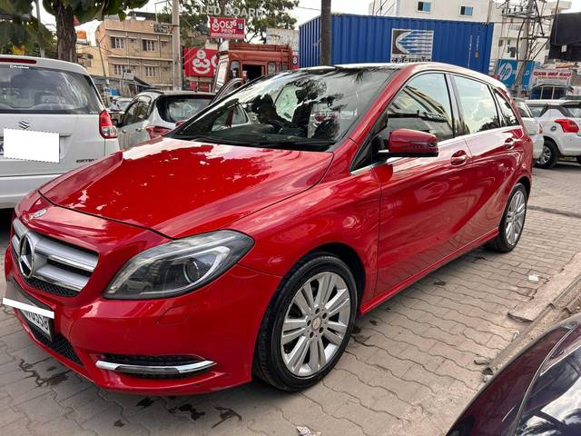 https://images10.gaadi.com/usedcar_image/4135048/original/processed_4efef404bbe5543098ff4afd2e0e132a.jpg?imwidth=6400