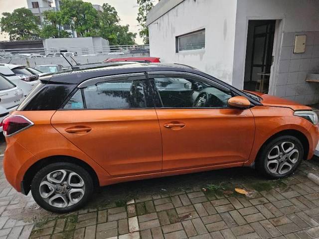 https://images10.gaadi.com/usedcar_image/4135216/original/processed_3179f927-bfb2-4449-bcf6-8800a947201a.jpg?imwidth=6402