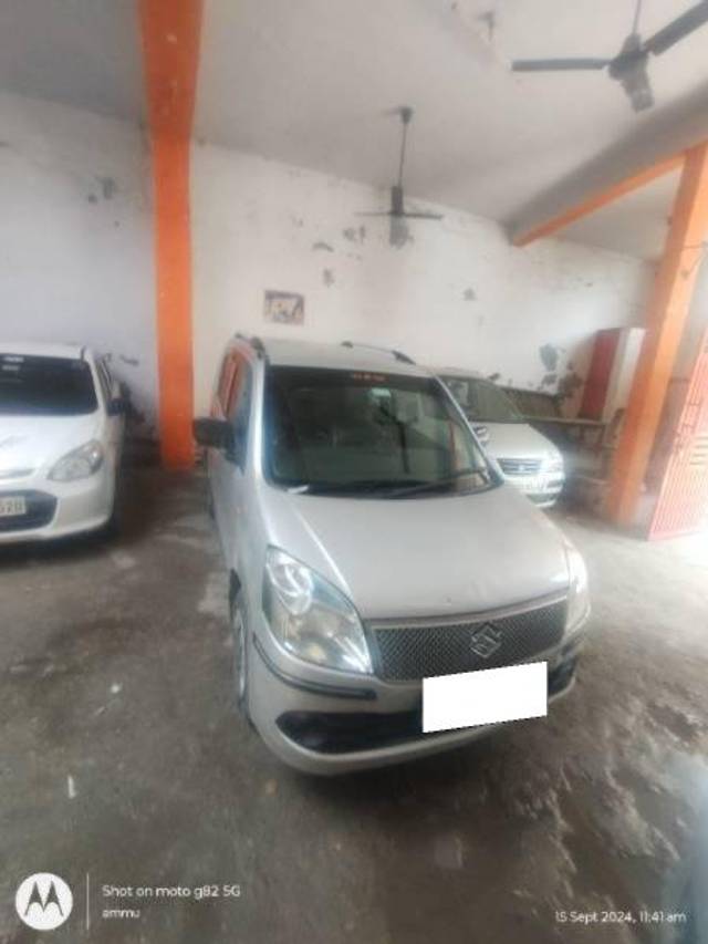 https://images10.gaadi.com/usedcar_image/4135237/original/processed_5424dc84-59c9-49dd-8725-191b076ed64b.jpg?imwidth=6402