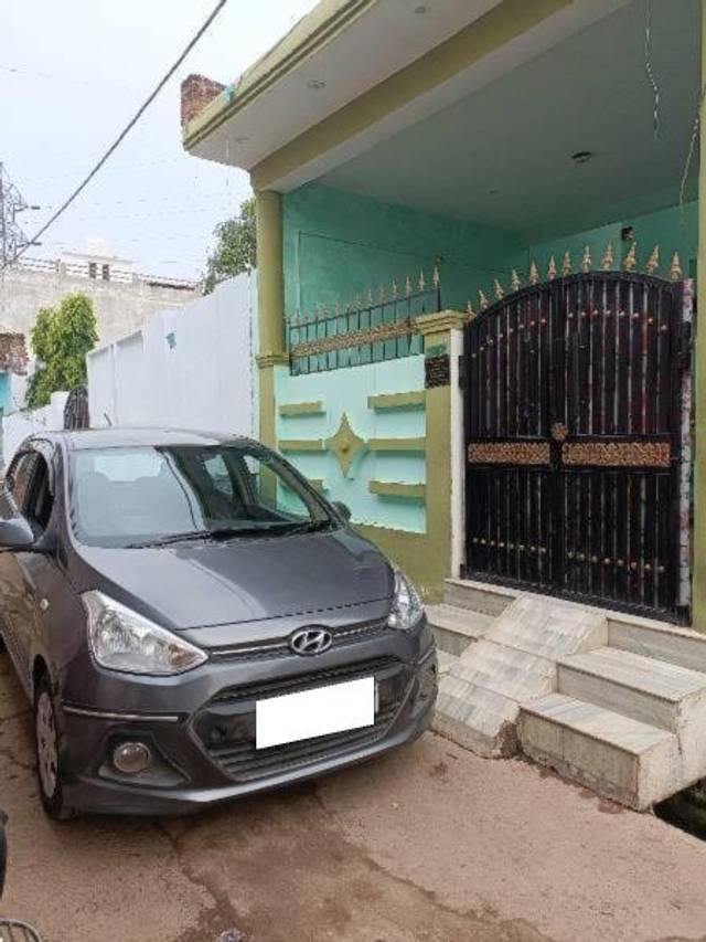 https://images10.gaadi.com/usedcar_image/4135309/original/processed_7355cacd-901e-40d2-934e-69fab4343ad6.jpg?imwidth=6400