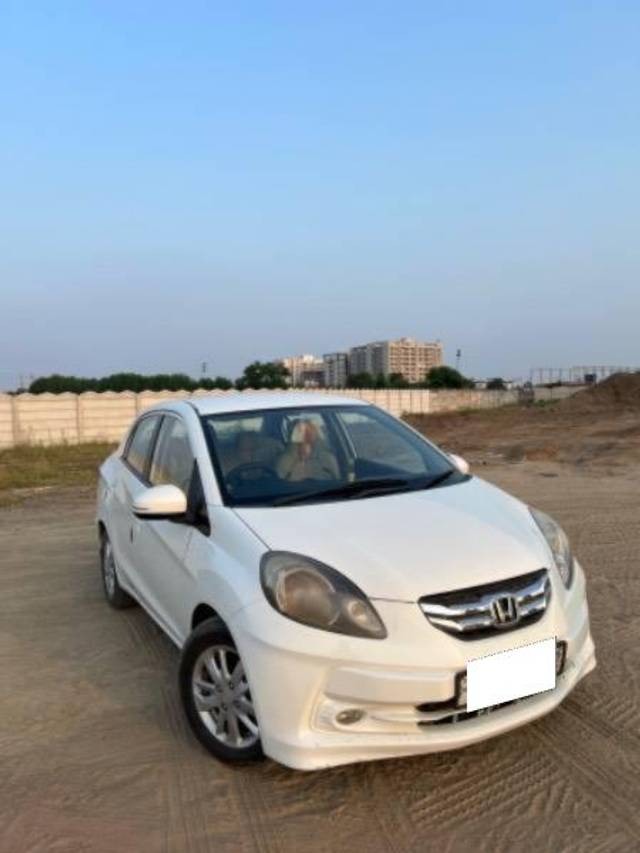 https://images10.gaadi.com/usedcar_image/4135341/original/processed_110ea0d8-dceb-4fd6-9b44-e8d9fc692fbe.jpeg?imwidth=6400