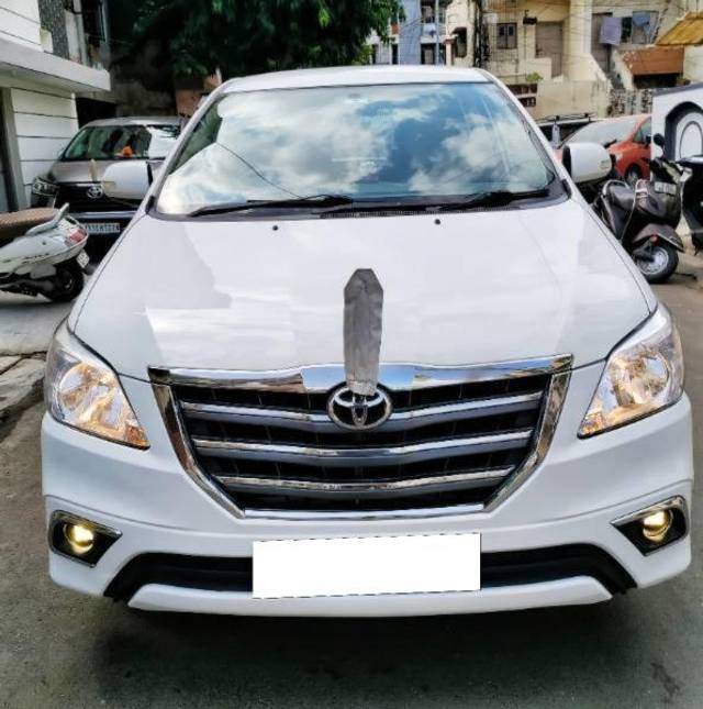 https://images10.gaadi.com/usedcar_image/4135359/original/processed_ac8163f1-4dce-414d-8dc6-e4907626fcfc.jpg?imwidth=6400