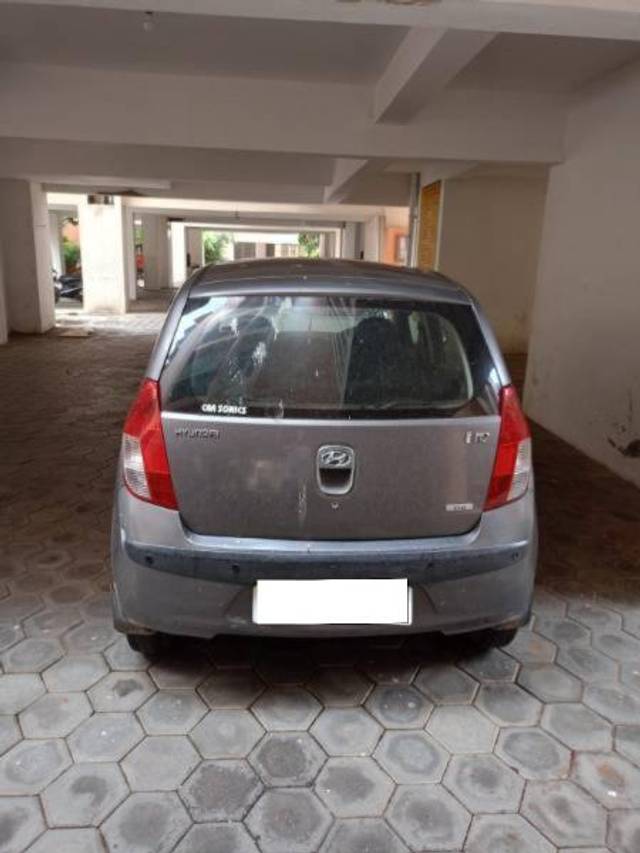 https://images10.gaadi.com/usedcar_image/4135463/original/processed_9e996193-3250-411e-a454-5e1406880214.jpg?imwidth=6401