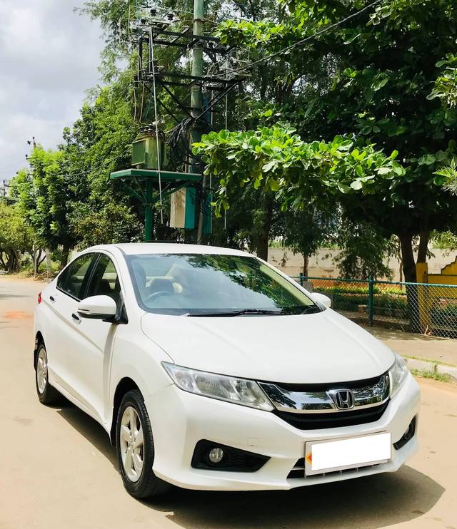 https://images10.gaadi.com/usedcar_image/4135625/original/processed_6153414766ab7916306722f2b898a989.jpeg?imwidth=6400