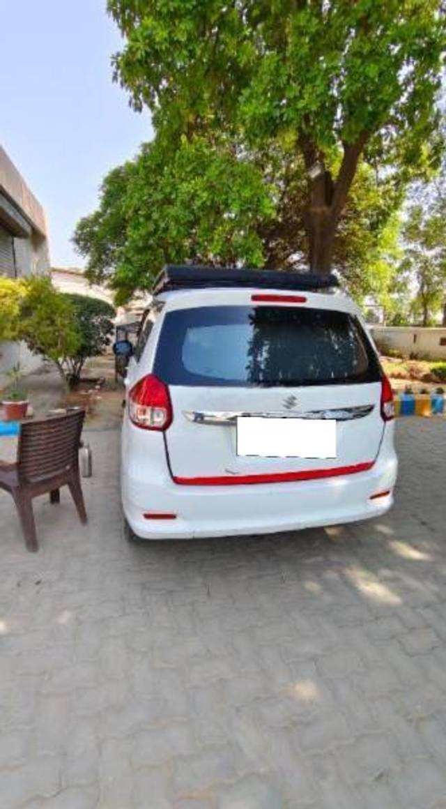 https://images10.gaadi.com/usedcar_image/4135635/original/processed_79549a8e-94f6-4333-8b0d-7dc4a7d8b736.jpg?imwidth=6401