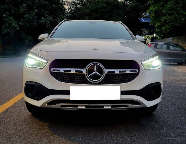 https://images10.gaadi.com/usedcar_image/4135673/original/processed_af4cb7beff7180f55a8eff6708a5084c.jpg?imwidth=6402