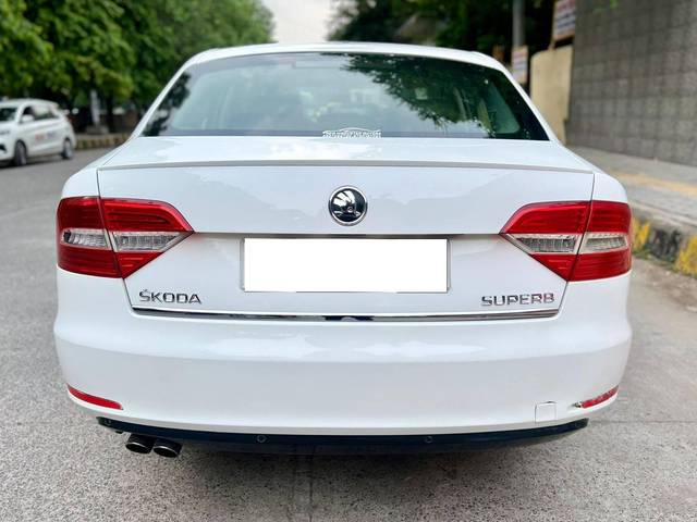 https://images10.gaadi.com/usedcar_image/4135690/original/processed_b6d294a29ea19076f2de8f62f2a11c11.jpg?imwidth=6401